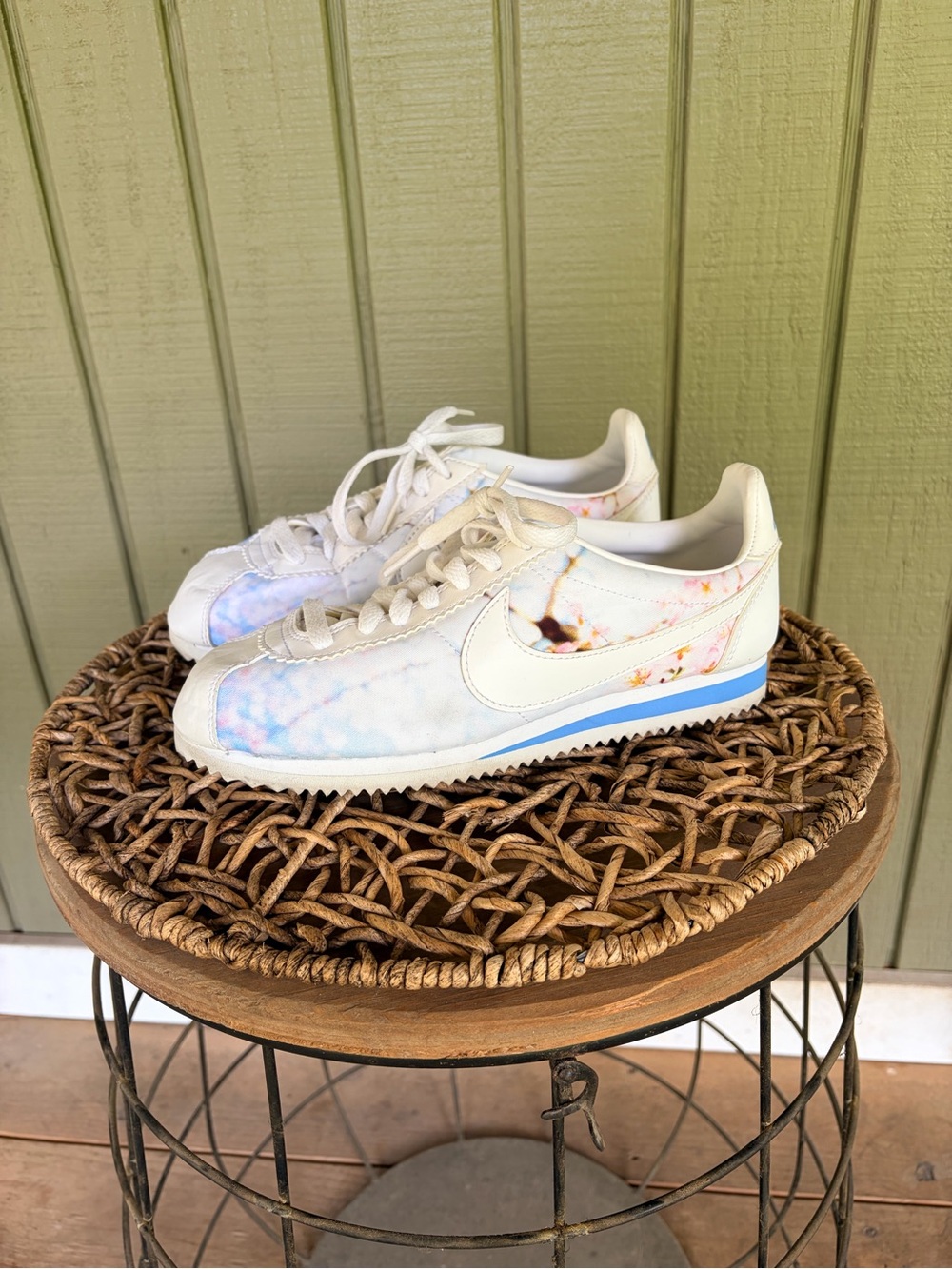 Nike Classic Cortez Cherry Blossom Floral Sneakers Womens Size 7.5 816284-114